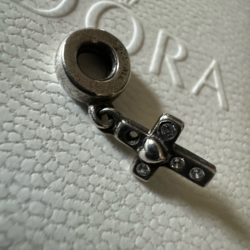 Pandora cross charm - Picture 2 of 4